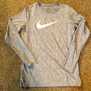 NWOT. never worn or washed. BOYS NIKE dri-fit long sleeve tee. SIZE XL